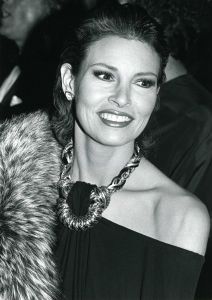 Raquel Welch 1983 New York.jpg